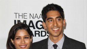 Freida Pinto y Dev Patel siguen siendo grandes amigos