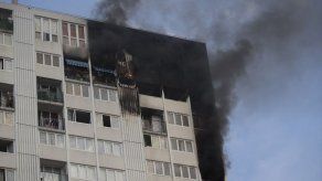 Mueren una mujer y tres niños en un incendio en un edificio junto a París