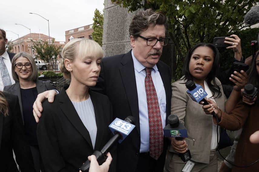 Los abogados de la mujer argumentaron que ella ya había sufrido suficiente desprestigio y estaba mentalmente conmocionada.