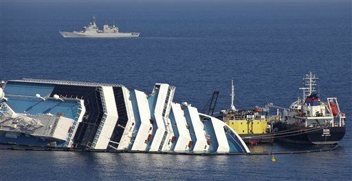 Autoridades terminan retiro de combustible de crucero en Italia