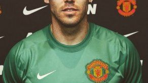 Víctor Valdés firma por un año y medio con el Manchester United