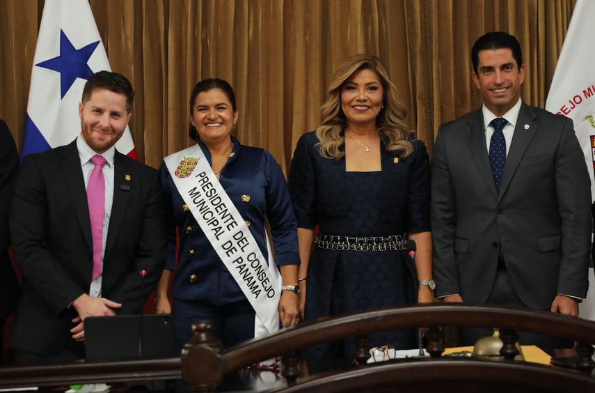 Consejo Municipal realiza de posesión de los nuevos concejales