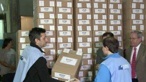 Comenzó en Argentina distribución de urnas electorales para la segunda vuelta