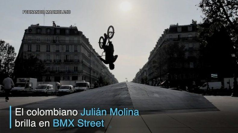 Julián Molina, las acrobacias con una pierna de un colombiano en París