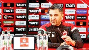 Niculescu es el nuevo técnico de Penedo y Cooper