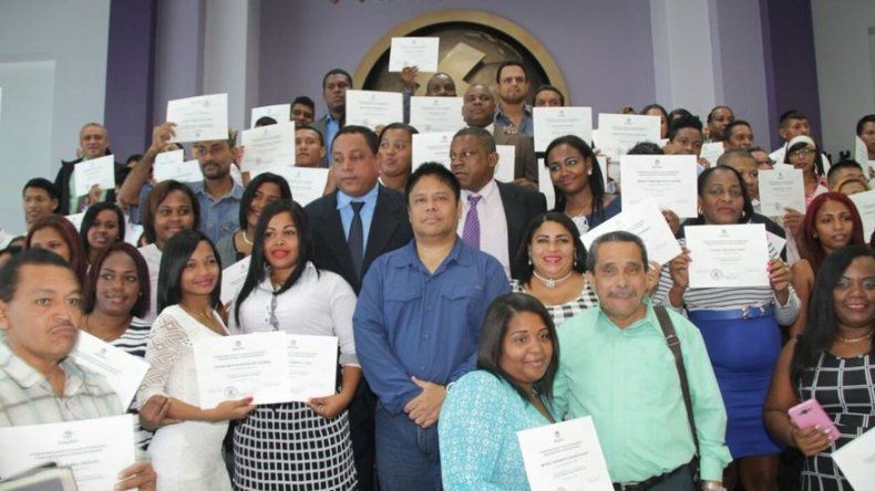Se gradúan 117 jóvenes de Barrios Seguros en San Miguelito