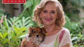 La artista plástica y diseñadora de moda, Helene Breebaart fue portada de revistas en innumerables ocasiones.