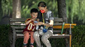 En general, según el reporte del Grupo de la Industria del Juego, más del 75% de los menores en China jugaban en línea durante menos de tres horas a la semana y la mayoría de los padres dijeron estar satisfechos con las nuevas restricciones.