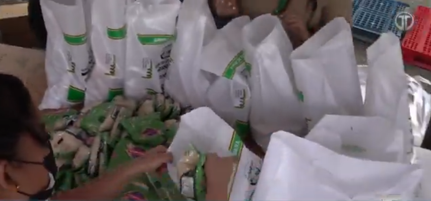 Cajas navideñas del IMA.