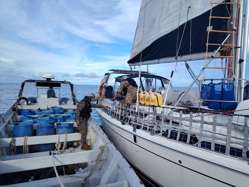 SENAFRONT rescata a capitán estadounidense en velero a la deriva en Guna Yala