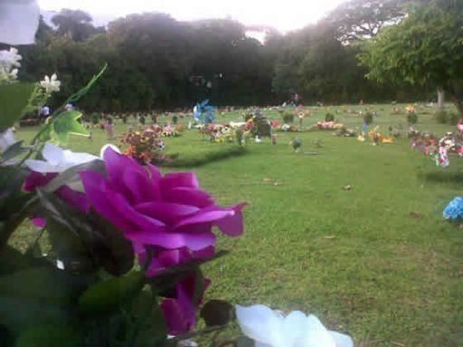 Panameños conmemoran Día de los Difuntos