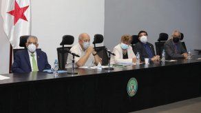 Reunión del presidente de la Asamblea Nacional, Crispiano Adames con los miembros de la Mesa del Diálogo por la Caja de Seguro Social.