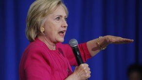 El FBI descubre 15.000 correos más de Clinton vinculados a su escándalo
