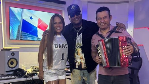 Samy y Sandra Sandoval junto a Principal durante la grabación de nuevo tema musical. Samy y Sandra Sandoval junto a Principal durante la grabación de nuevo tema musical.