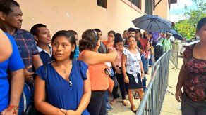 Largas filas en jornada de cedulación en Santiago