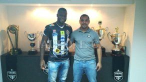 Colombiano Gustavo Chará llega a reforzar la defensa del Tauro