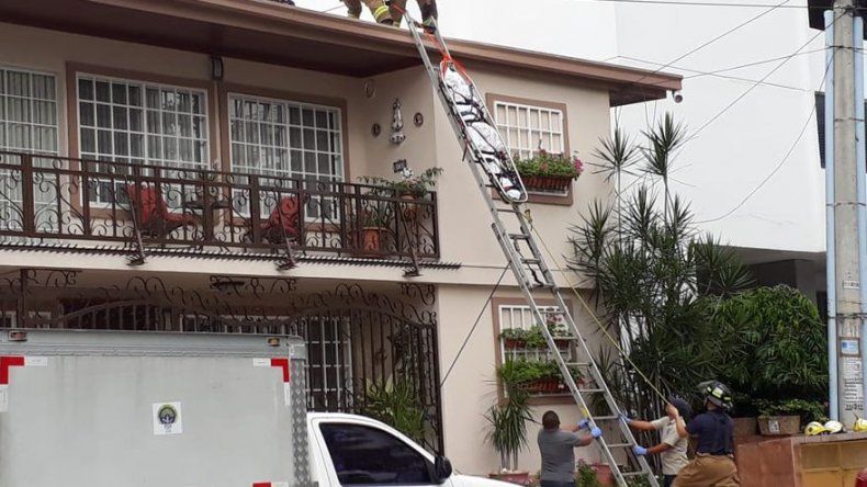 Mujer cae de un edificio en San Francisco