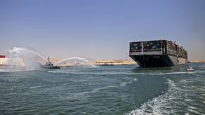 ¡Qué maravilla!: Piloto de avión se emociona al ver el Canal de Panamá