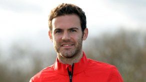 El español Mata aprueba la táctica de Van Gaal en el Manchester United