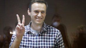 Navalny llama a gobernantes a combatir la corrupción