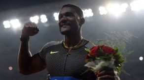 Gatlin gana los 100 metros en 9.94