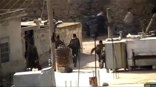 Activistas: Ejército de Siria bombardea poblado fronterizo