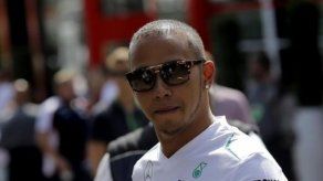 Hamilton el más rápido en la primera sesión de clasificación en Singapur