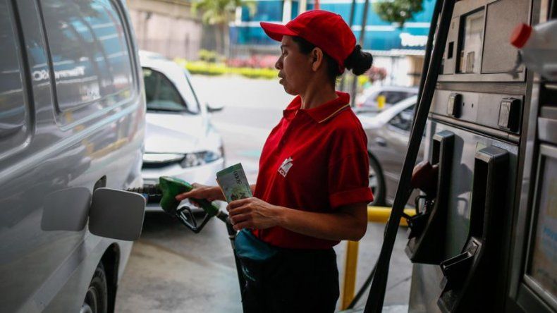 Inicia censo en Venezuela para uso racional de su muy barata gasolina
