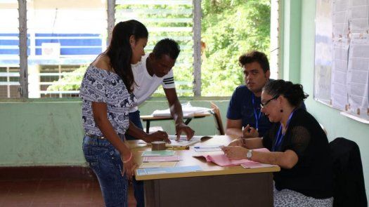 Perredistas denuncian irregularidades en el padrón electoral