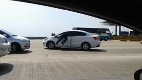 Entró al Corredor Sur sin sticker ni tarjeta