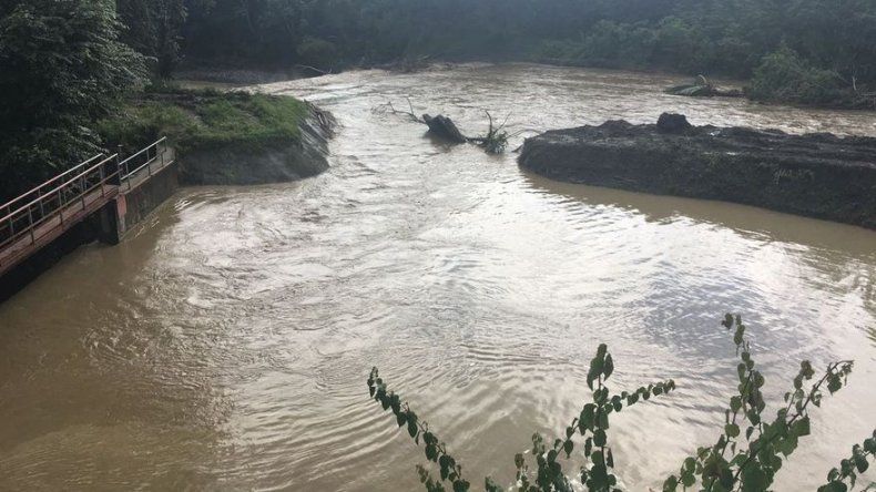 Detienen producción de agua en dos potabilizadoras de Bocas del Toro por turbiedad