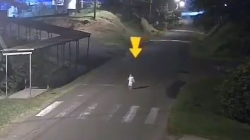 Cámaras captan a niña de 3 años sola en Arraiján