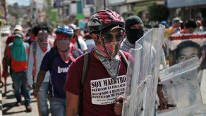 La violencia empaña el legítimo reclamo por los 43 desaparecidos en México