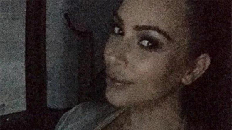 Kim Kardashian celebra con un selfi sus 45 millones de seguidores en Instagram