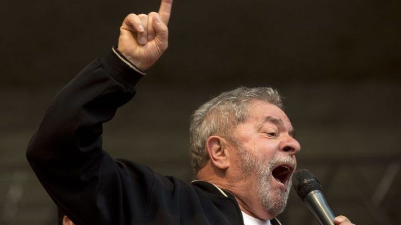 Fiscales en Brasil evalúan si investigarán a Lula da Silva