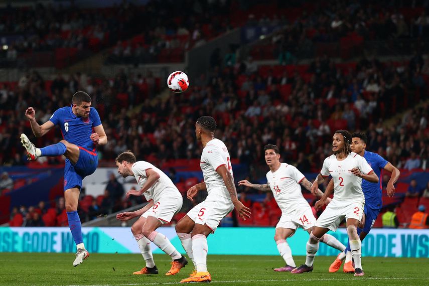 Inglaterra le gana a Suiza en un amistoso sin convencer