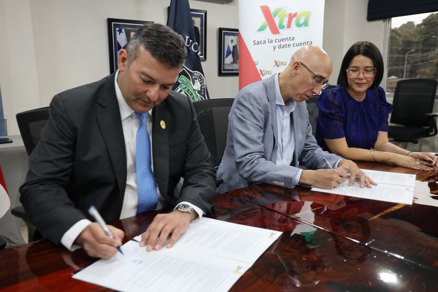 Supermercados Xtra y la Policía Nacional firman convenio