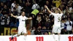 Mourinho dice que Benzema e Higuaín no jugarán juntos el Clásico