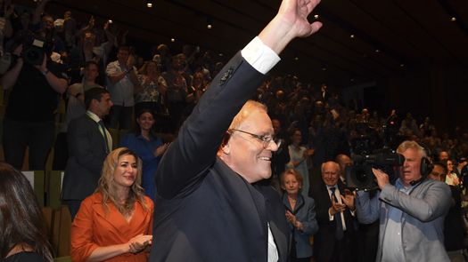 El gobierno está confiando en que los votantes preferirán la familiaridad antes de lo desconocido, tras una serie de desastres que han aquejado a la nación desde las elecciones pasadas en el 2019.