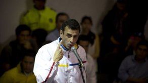 Capriles llama irresponsable a Maduro por pedir a colectivos que respondan