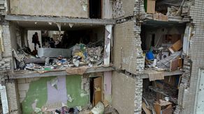 En Lysychansk y Novodruzhesk también había viviendas destrozadas, tras los ataques.