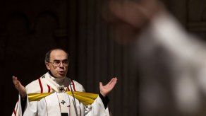 Francia juzga a cardenal en mayor caso de abusos en el país