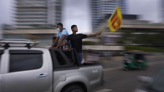 La renuncia del primer ministro ha dejado un vacío de poder ya que el gobierno se disolvió de forma automática tras el anuncio.&nbsp;