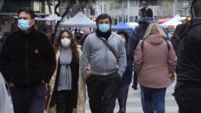 Chilenos a la espera de un polémico cuarto retiro de sus pensiones