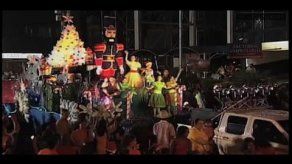 Miles de panameños disfrutaron del gran desfile Un sueño de Navidad