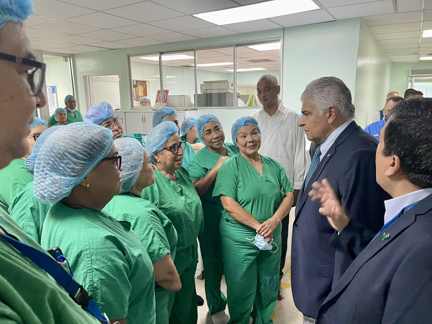 Presidentel Mulino visita Complejo Hospitalario Arnulfo