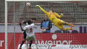 Hamburgo gana y sigue en pelea por permanencia en Bundesliga