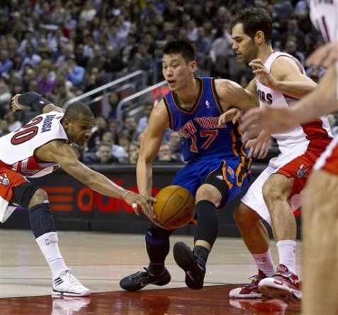 Lin anota la canasta de la victoria de los Knicks sobre Raptors