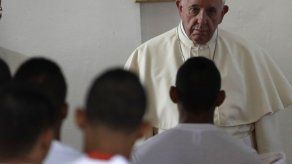 Papa busca inspirar a sacerdotes y monjas en Panamá