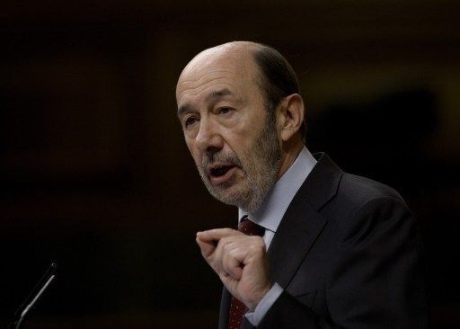 Líder de los socialistas españoles deja la política